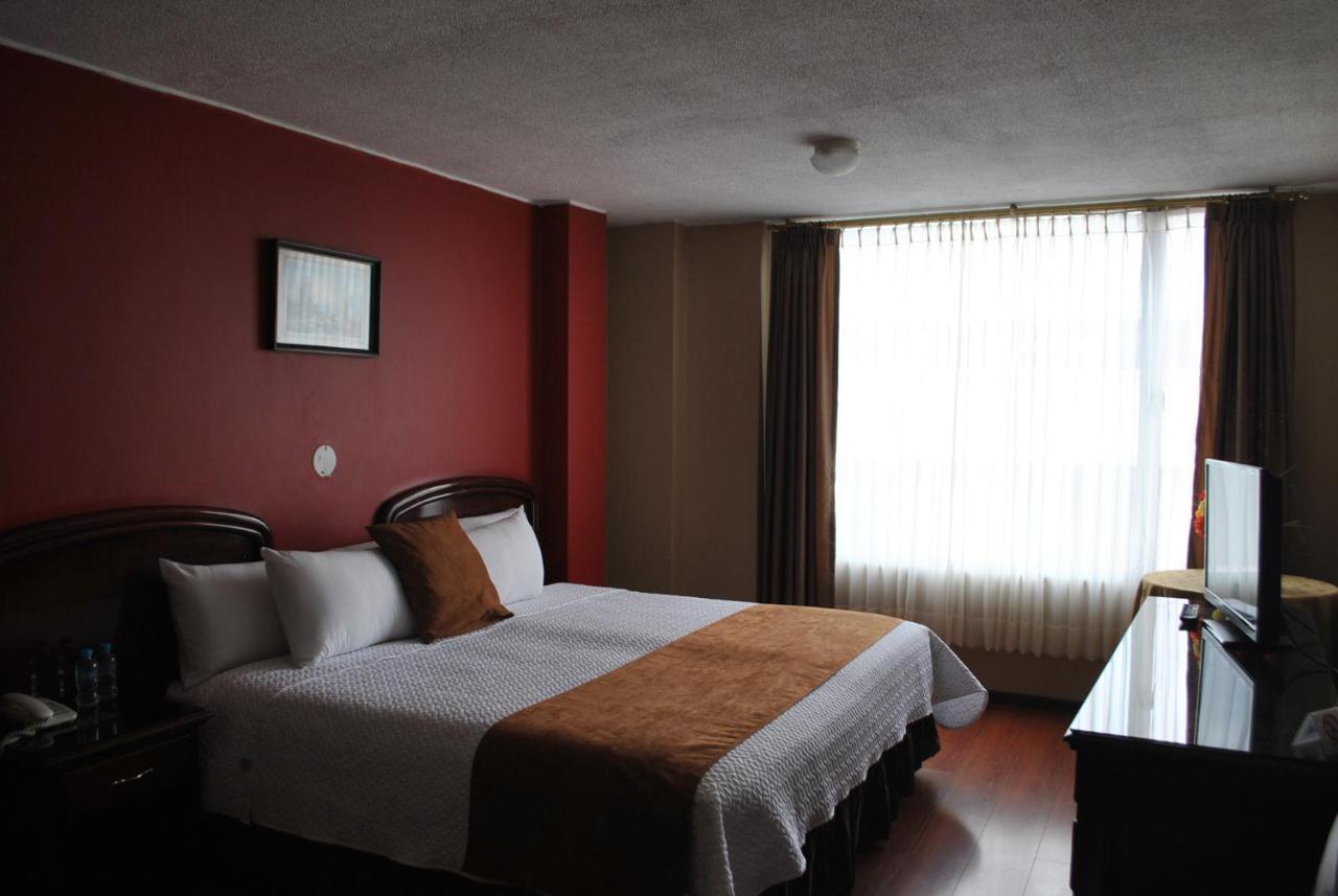 Hotel Makroz Latacunga Exterior photo